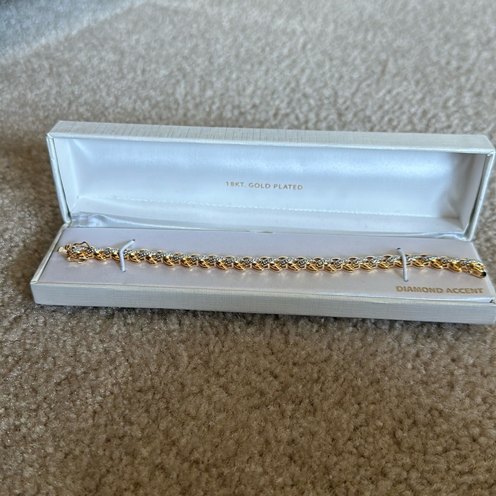 18 KT gold bracelet